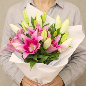 Pink Lily Elegance : 5 Stems